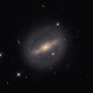 Hubble Snaps Striking Barred Spiral Galaxy Image