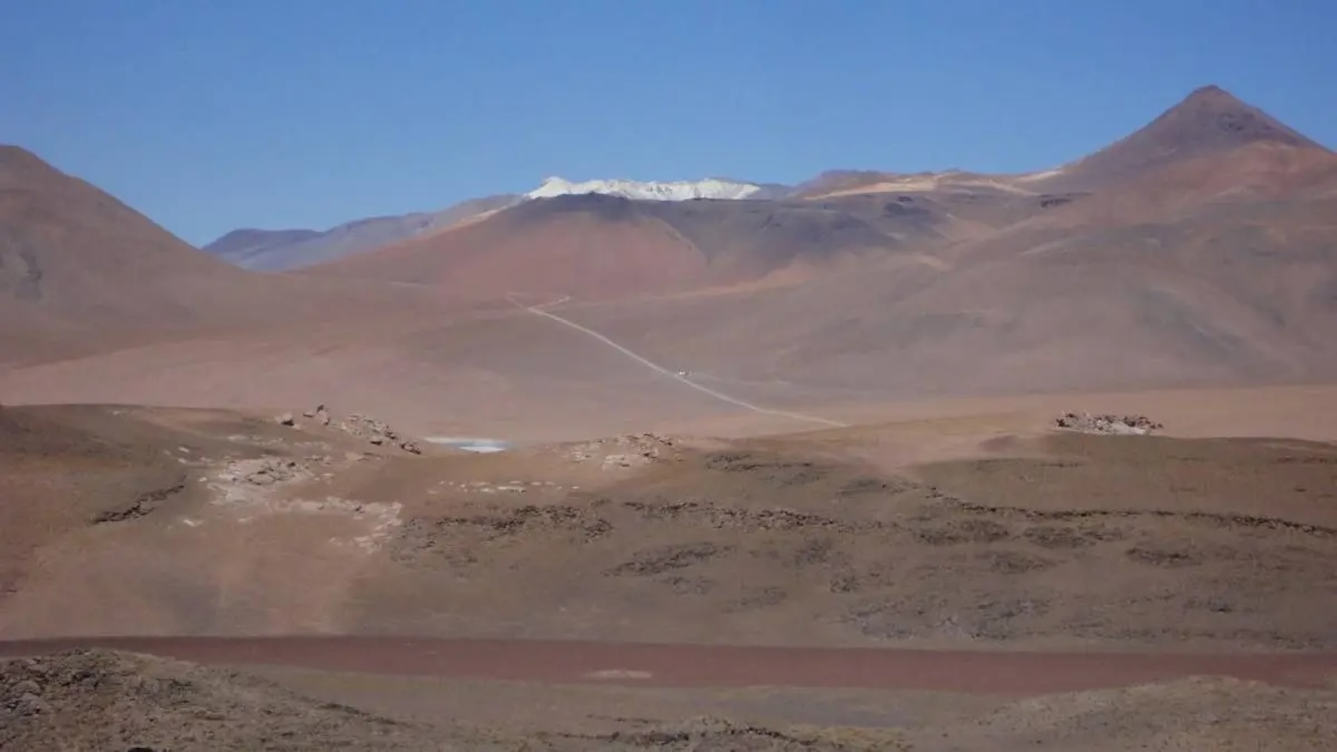 Dead Volcano Rim Mystery iron-rich magma entombed in dead volcanoes could be rich source of
