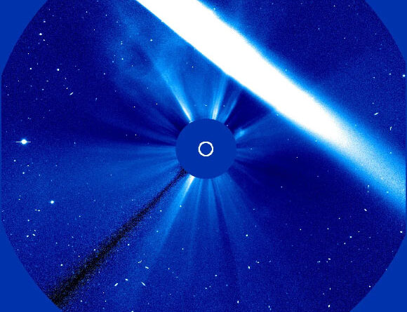 NASA Astronauts, SOHO Spacecraft Snap New Images of Comet Tsuchinshan-ATLAS