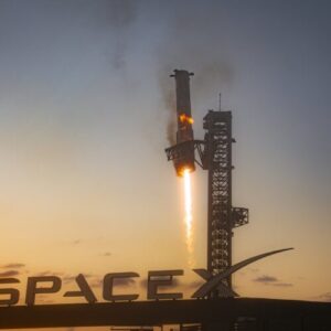 Rocket Report: Bloomberg calls for SLS cancellation; SpaceX hits century mark