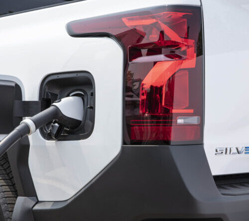 GM patents a dual-port charging system for EVs with vehicle-to-load