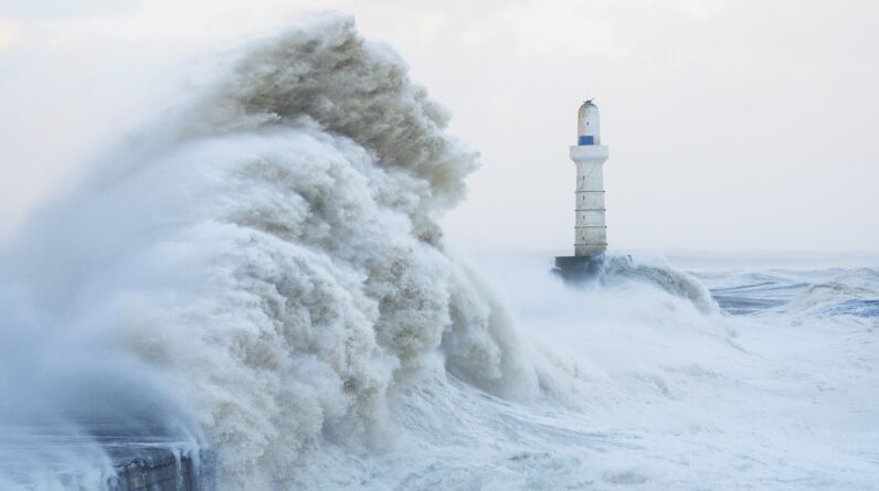 Explosive ‘bomb cyclone’ descending on UK and Ireland with up to 100 mph winds