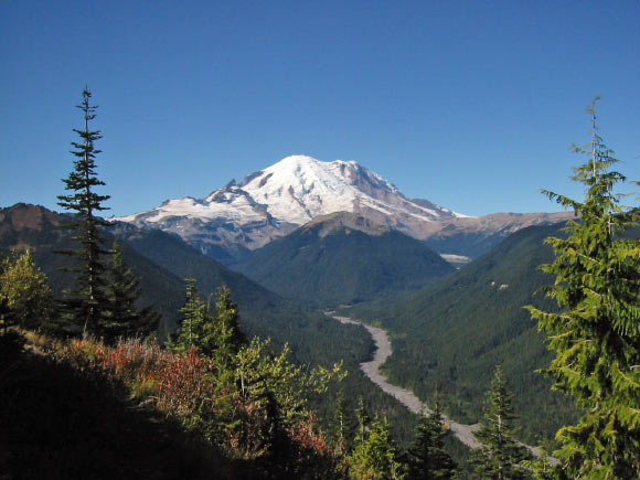 Geoscientists Find Large Bodies of Magma beneath Dormant Volcanoes