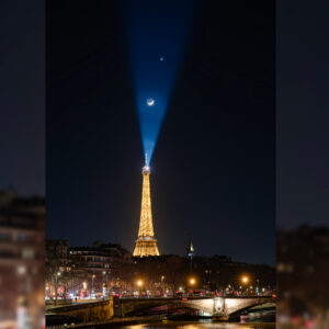 Venus and the moon dance over the Eiffel Tower in stunning ‘planetary parade’ photo from Paris