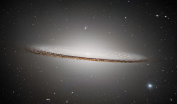 Hubble Space Telescope Revisits Messier 104