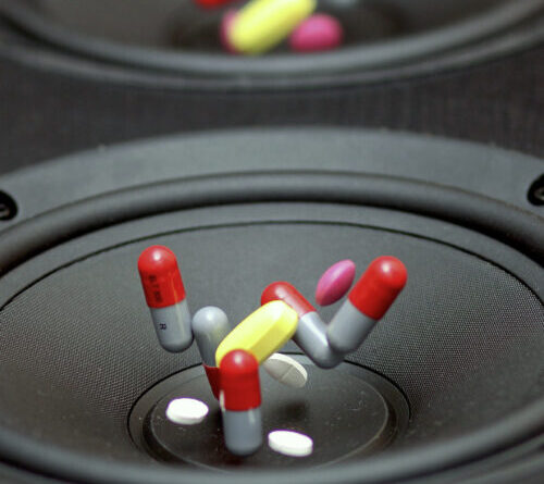 Spotify caught hosting hundreds of fake podcasts that advertise selling drugs