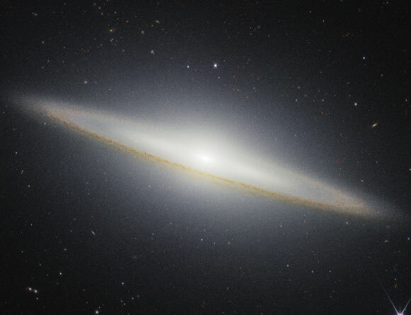 Webb Sees Sombrero Galaxy in Near-Infrared Light