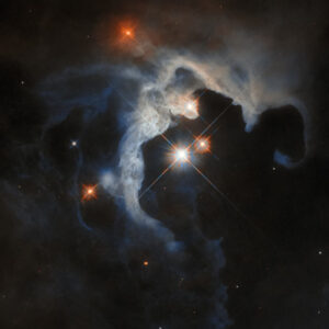 Hubble Spots Reflection Nebula in Taurus Molecular Cloud
