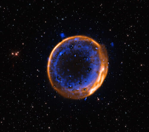 New evidence that some supernovae may be a “double detonation”