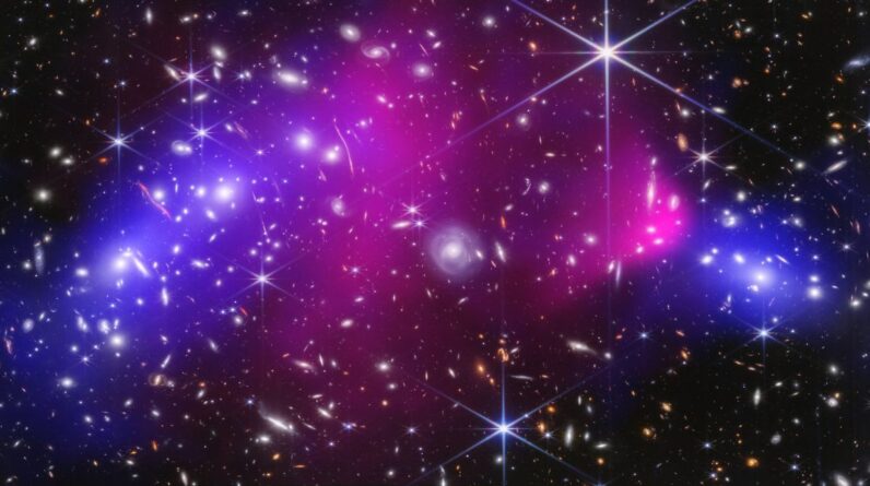 BANG! James Webb telescope catches stray galaxies in the Bullet Cluster: Space photo of the week
