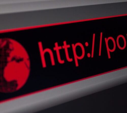 Adult sites use malicious .svg files to rack up likes on Facebook
