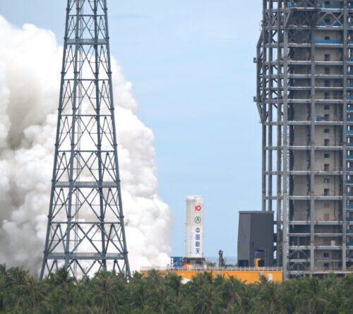 After recent tests, China appears likely to beat the United States back to the Moon