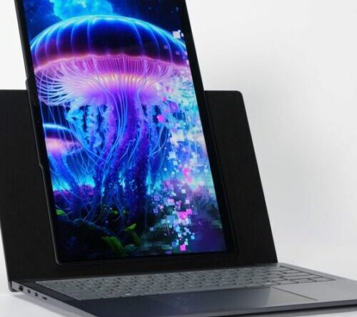 Lenovo demos laptop with a screen you can swivel into portrait mode