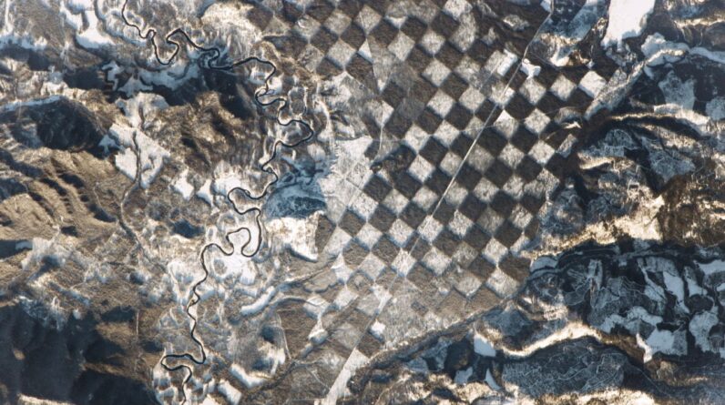 Giant ‘chessboard’ surrounds Idaho river in bizarre astronaut photo — Earth from space