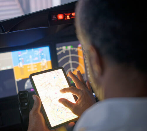 “Get off the iPad!” warns air traffic control as Spirit flight nears Air Force One