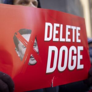 Senate staff probes DOGE, finds locked doors and windows covered with trash bags