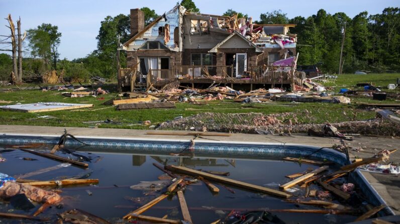The most devastating extreme weather events of the year: Gallery