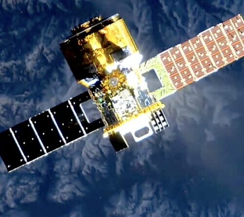 Space station astronauts eager to open “golden treasure box” from Japan