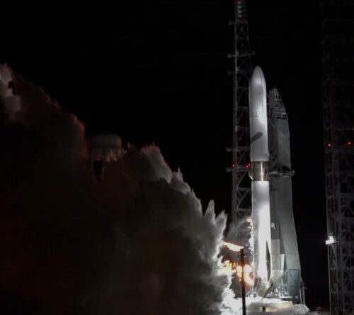 New Glenn rocket has clear path to launch after test-firing at Cape Canaveral