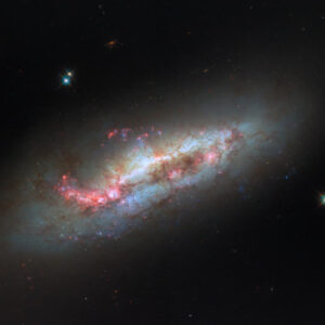Hubble Sees Peculiar Spiral Galaxy: NGC 1511