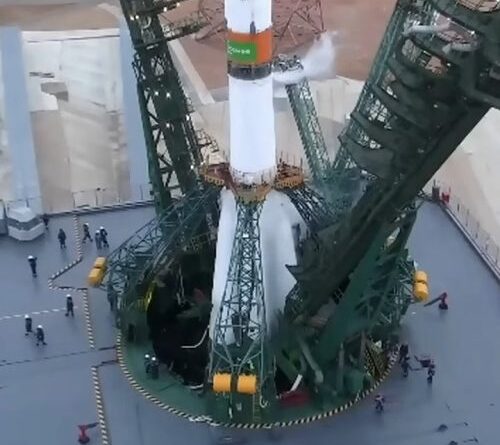 Before a Soyuz launch Thursday someone forgot to secure a 20-ton service platform