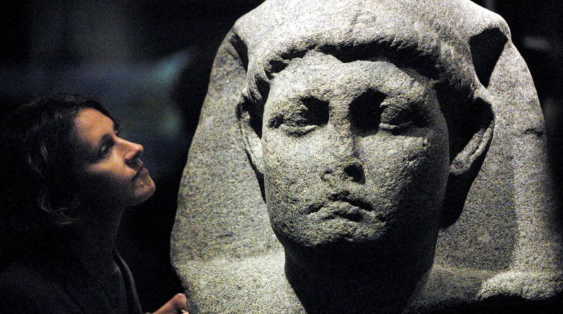 What if Antony and Cleopatra had defeated Octavian?