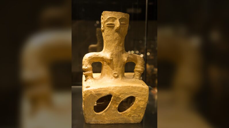 Tumba Madžari Great Mother: A boxy goddess figurine from North Macedonia designed to protect Stone Age houses 7,800 years ago