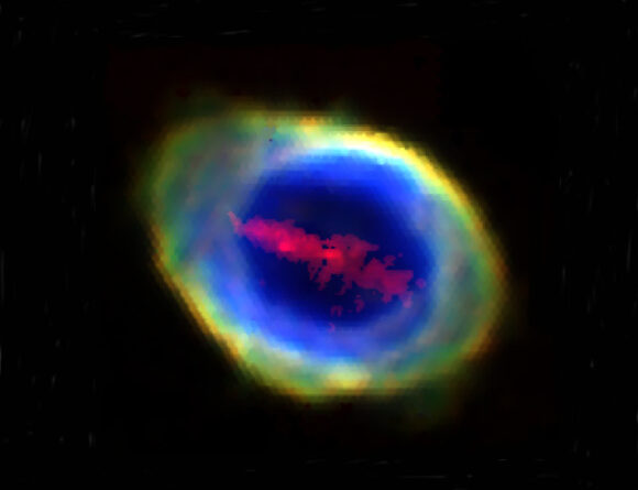 Astronomers Spot Surprising Iron ‘Bar’ at Heart of Ring Nebula