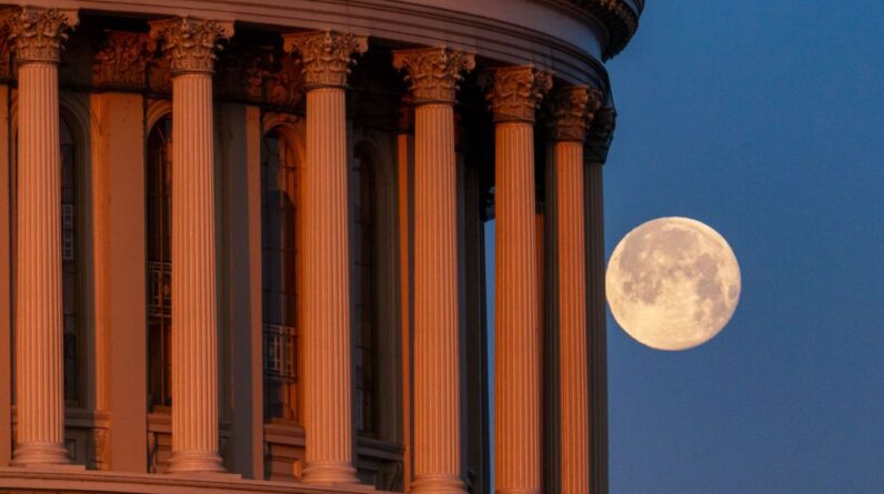 See February’s full Snow Moon rise this weekend next to a glittering star cluster