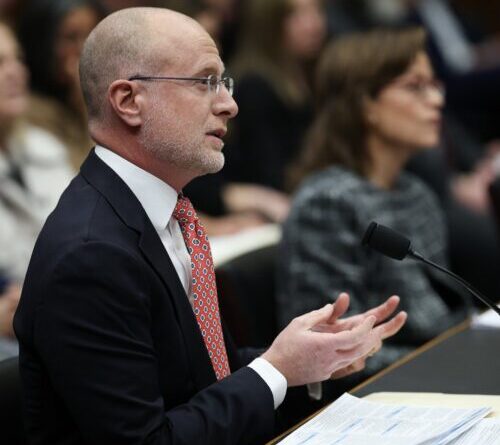 FCC aims to ensure “only living and lawful Americans” get Lifeline benefits