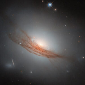 Hubble Space Telescope Spies Beautiful Lenticular Galaxy: NGC 7722