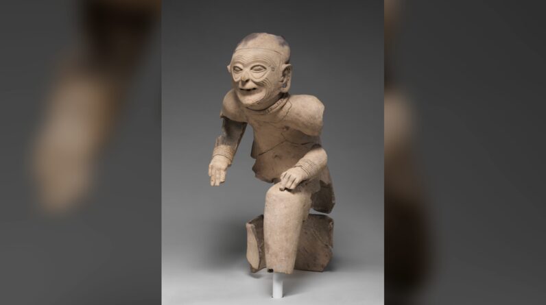 Tumaco-Tolita Seated Elder: This 2,000-year-old depiction of an aged man with wrinkles struck fear in people because it held ‘the power’