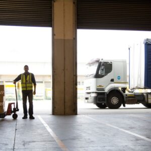 Humans are being replaced by machines in the food supply chain โ and it’s leading to truckloads of waste