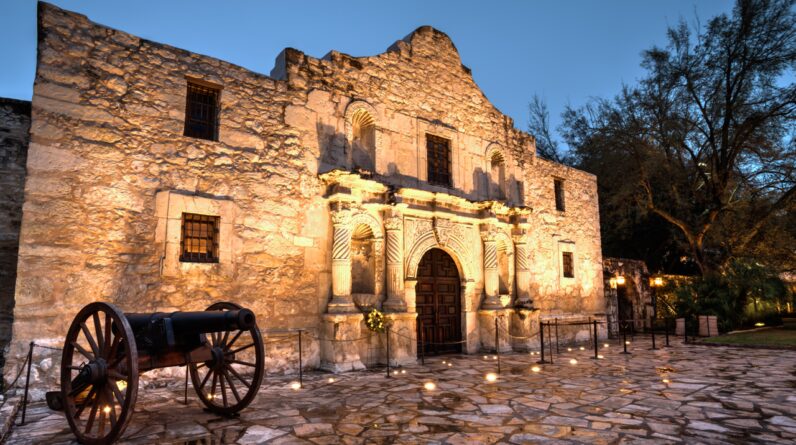 Cannonball dating to the Alamo battle unearthed 1 day before 190th anniversary of the conflict that killed Davy Crockett