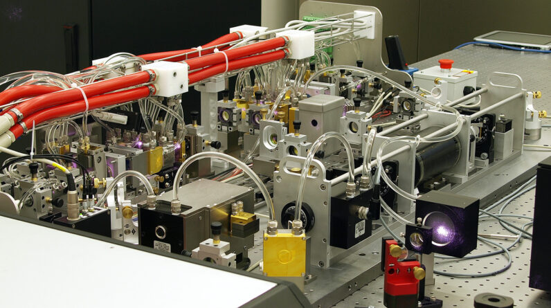 Causality optional? Testing the “indefinite causal order” superposition