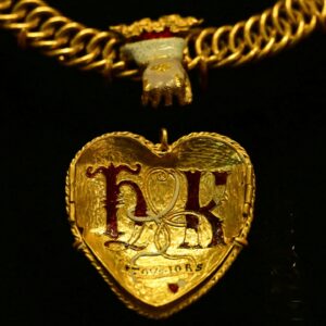 Tudor Heart: A Renaissance gold necklace featuring a French-English pun on the love between Henry VIII and his first wife, Katherine of Aragon