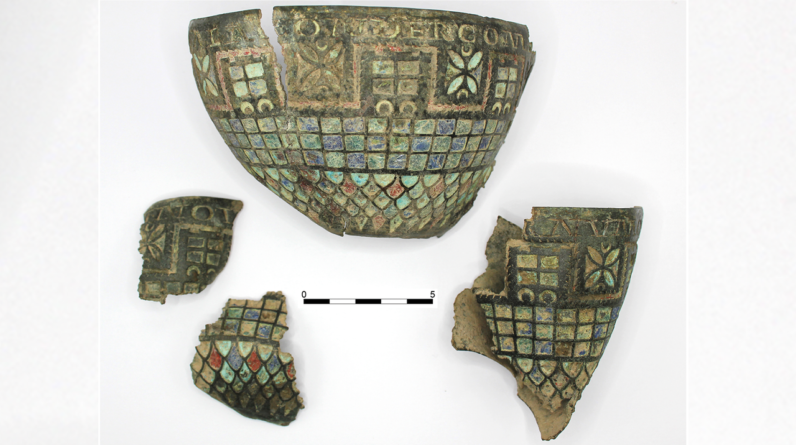 1,900-year-old souvenir cup featuring Hadrian’s Wall and Roman forts discovered in Spain