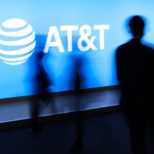 FCC angers small carriers by helping AT&T and Starlink buy EchoStar spectrum