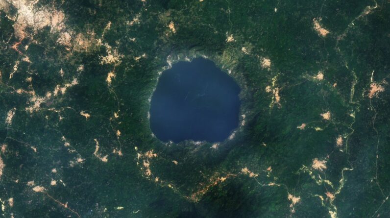 Gold glitters around Ghana’s ‘lake of souls’ thanks to catastrophic meteor strike — Earth from space