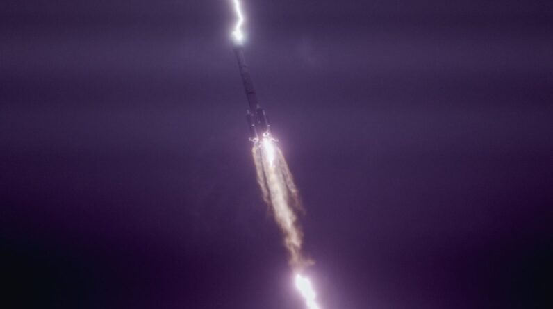 Chinese rocket hit by rare midair lightning strike moments after launch as onlookers gasp in horror (video)