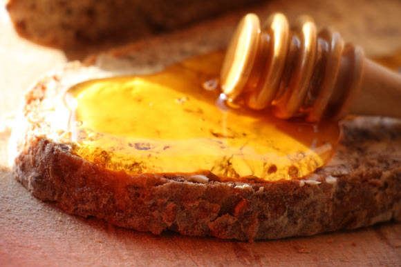 Manuka Honey’s Antibacterial Power Goes beyond Sugar and MGO: Study