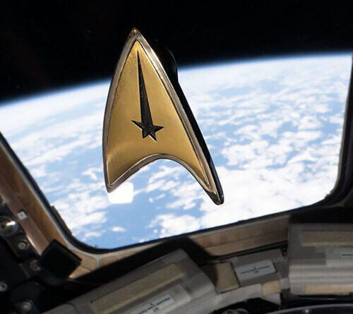 The universal language of space is… Star Trek? Mais oui.