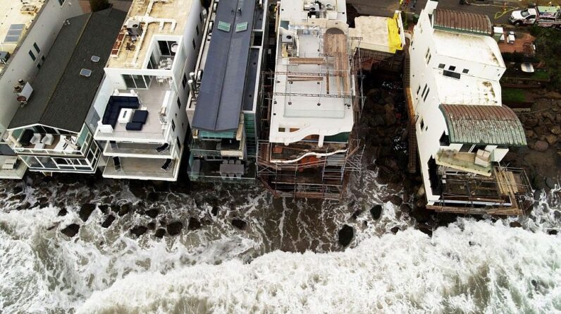 Powerful ‘Kelvin wave’ triggered by super El Niño threatens to raise sea levels off the California coast for months