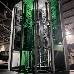 A Cray-1 supercomputer replica from 30 “obsolete” Mac Minis