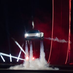 ‘Cute demo, but totally impractical’: Experts are skeptical that Tesla’s ‘Rocket’ Roadster could actually work in the real world